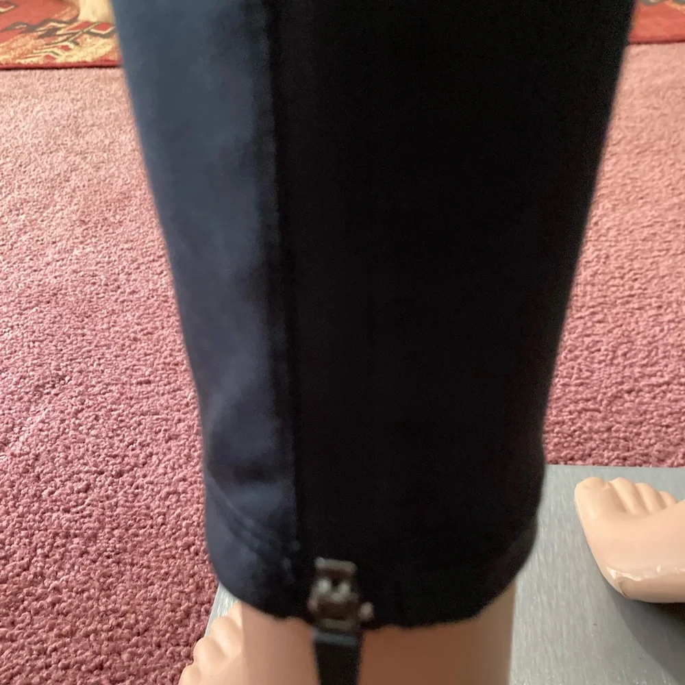 Marika Ankle Crop Workout Pants NEW WITH TAGS